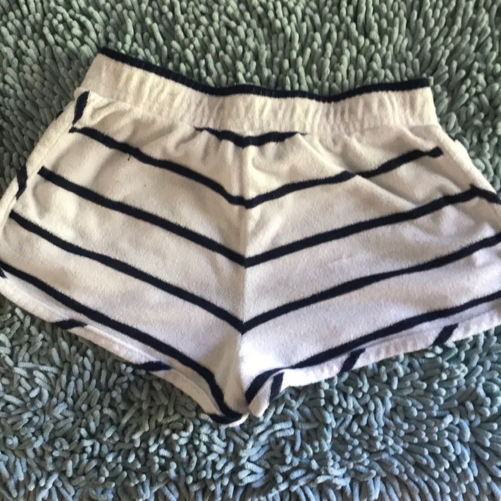 Shorts - Picture 2 of 3